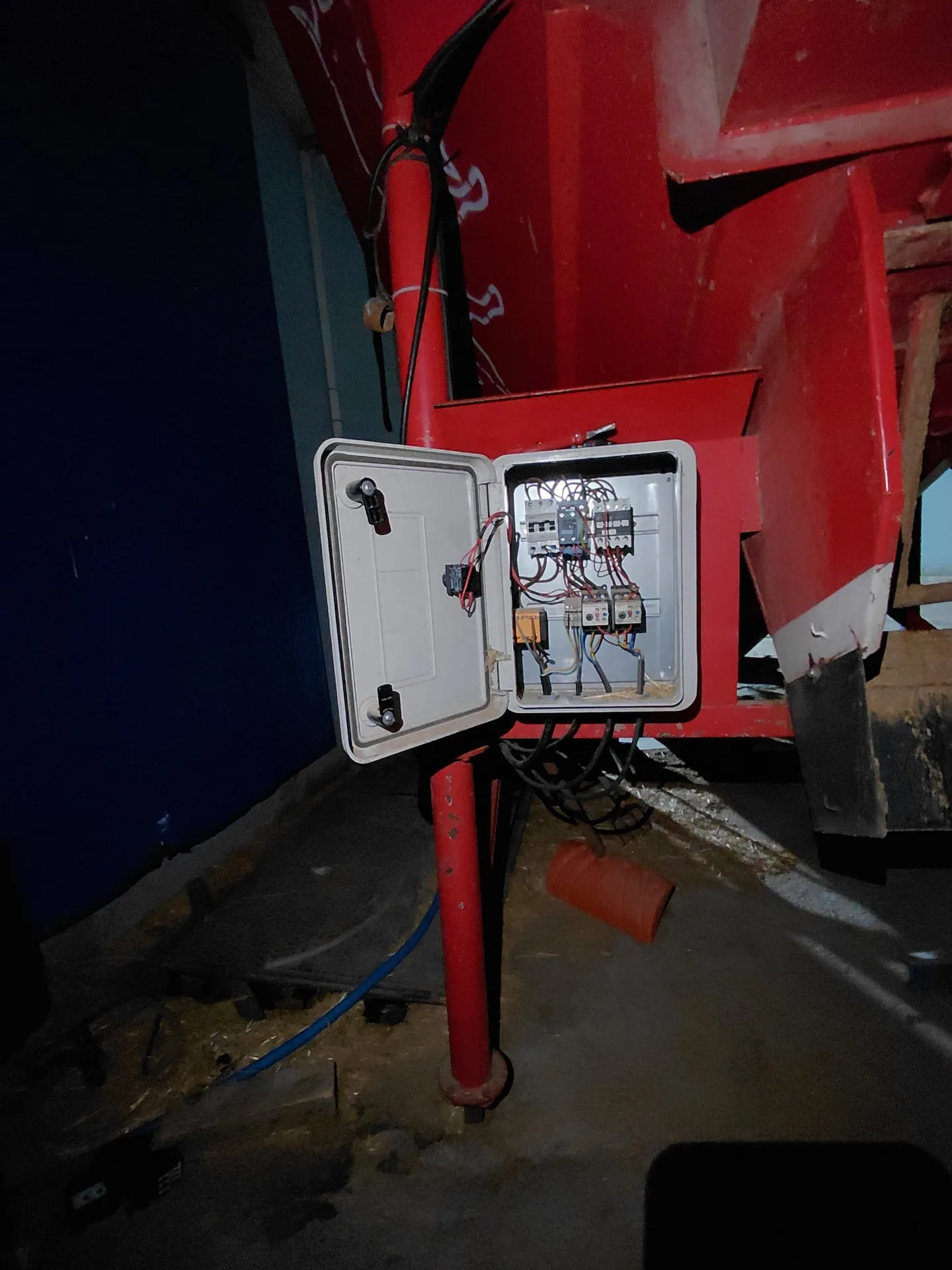 Sığırlıhacı, Ankara'da çiftlik yem makinesi elektrik panosu tamiratı